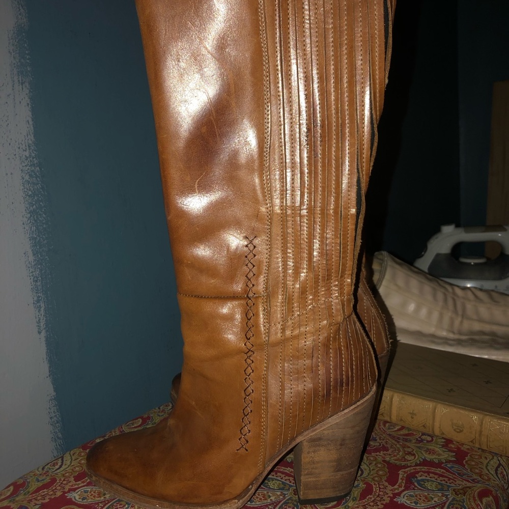 Freebird boots size 8